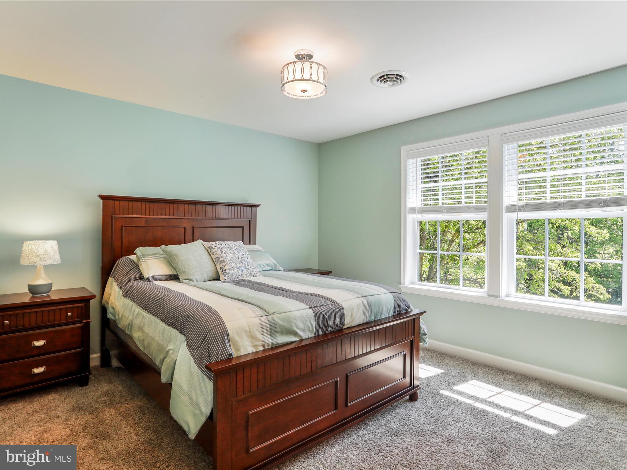 WALKER MANOR - Residential