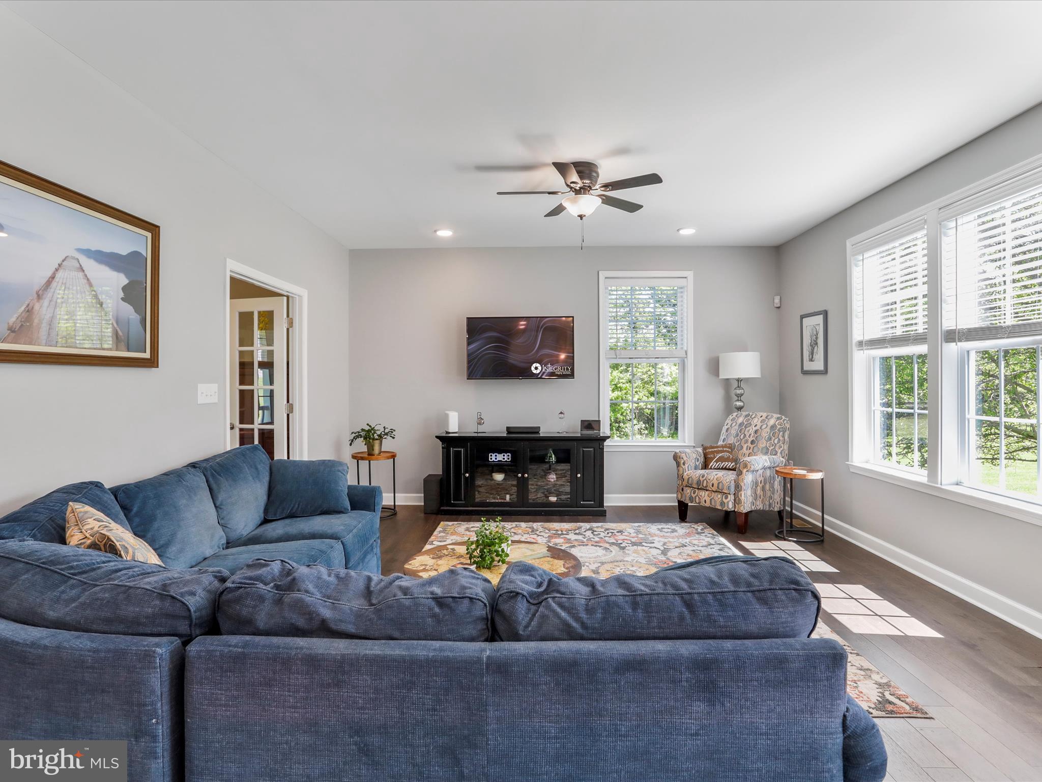 WALKER MANOR - Residential