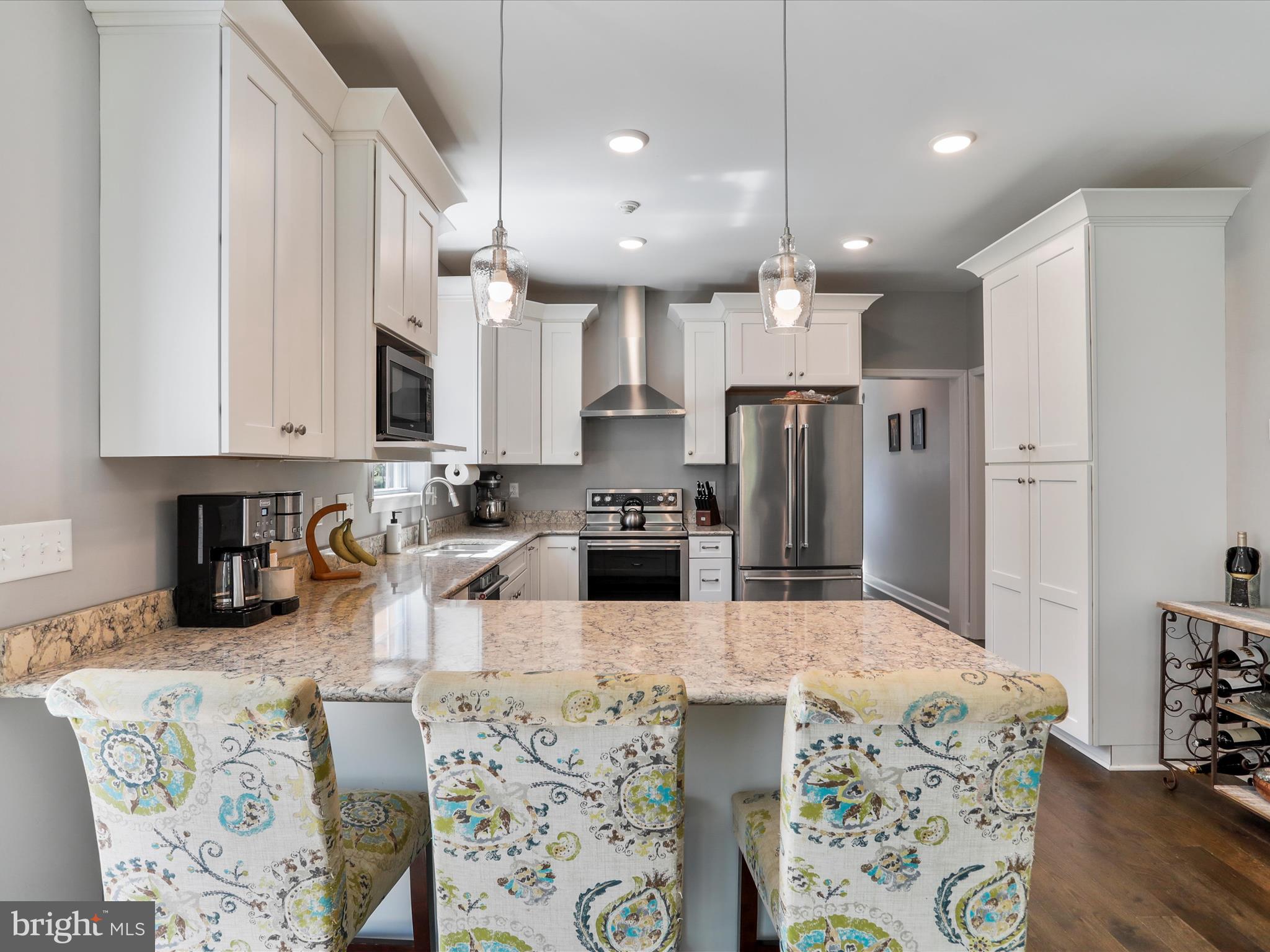 WALKER MANOR - Residential