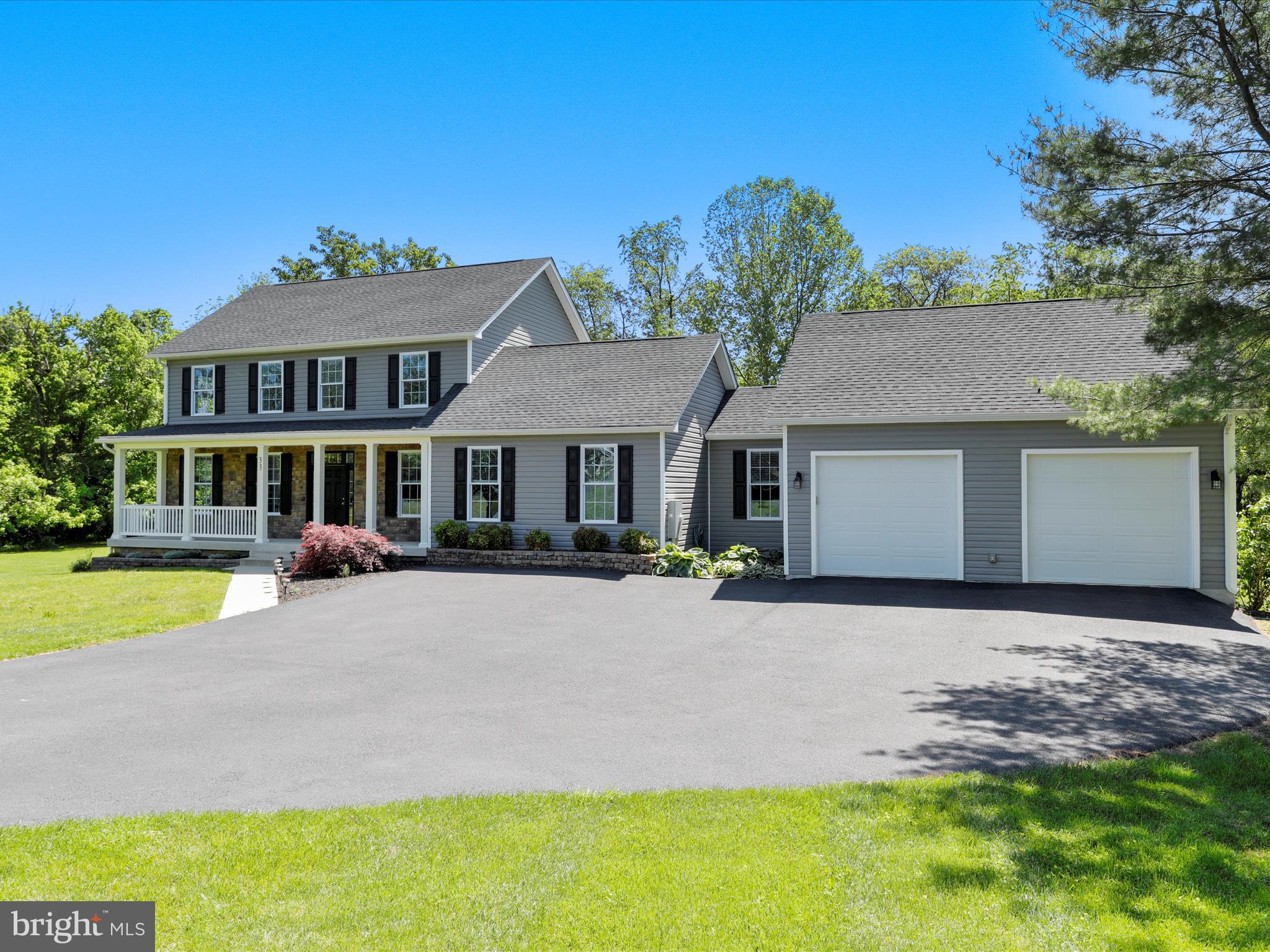 WALKER MANOR - Residential