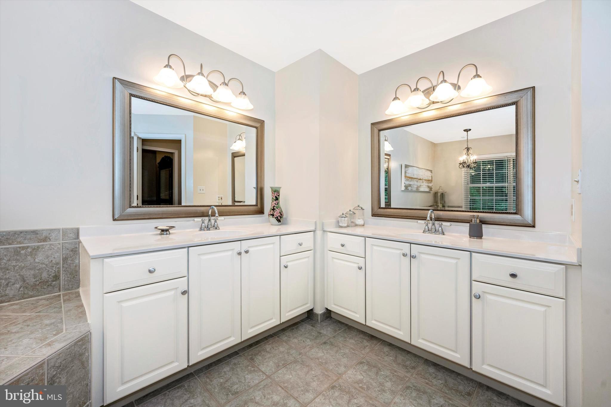 RIVER FALLS - Residential