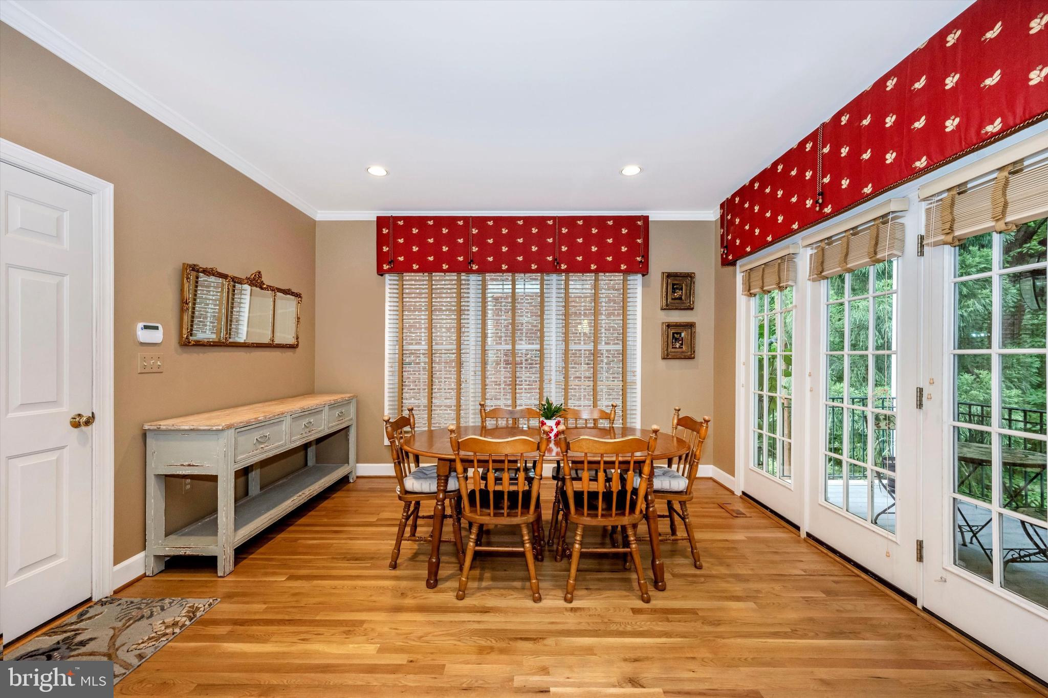 RIVER FALLS - Residential