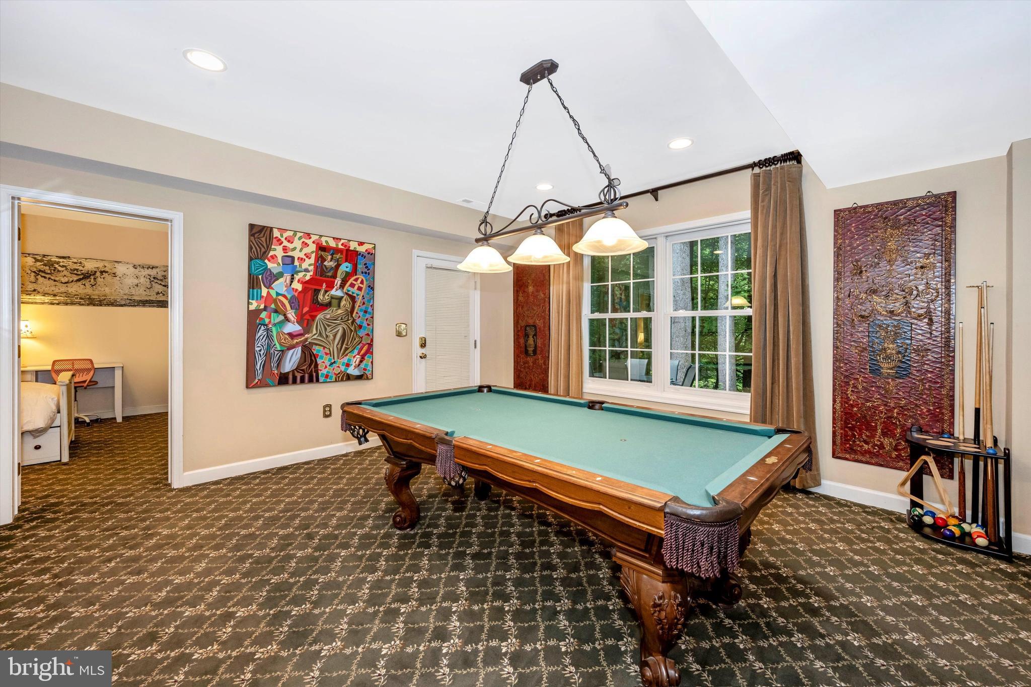 RIVER FALLS - Residential