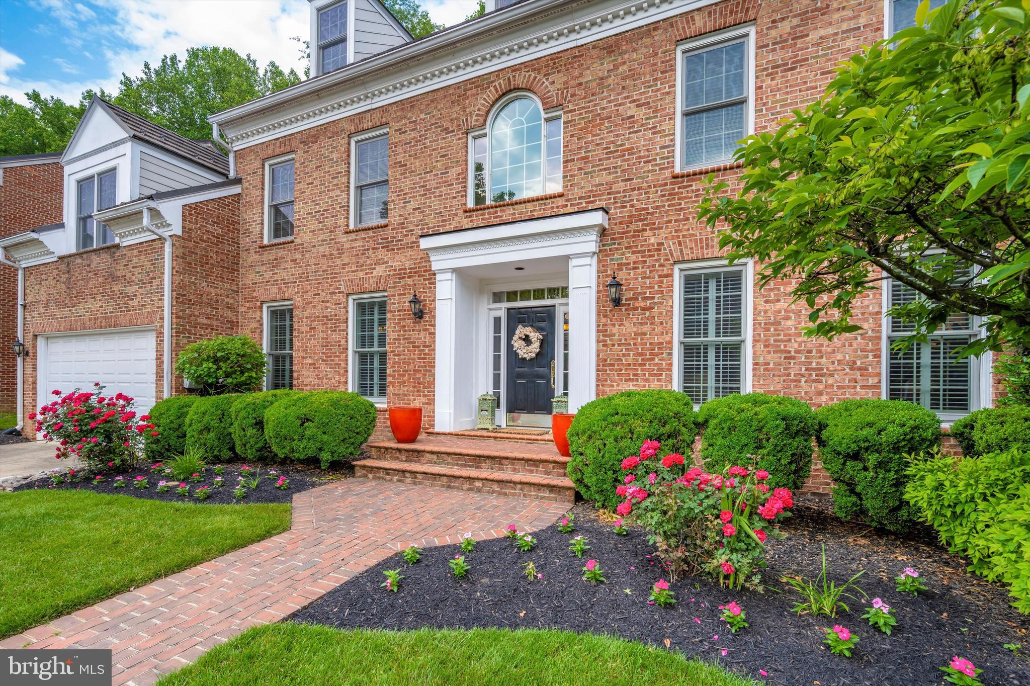 RIVER FALLS - Residential