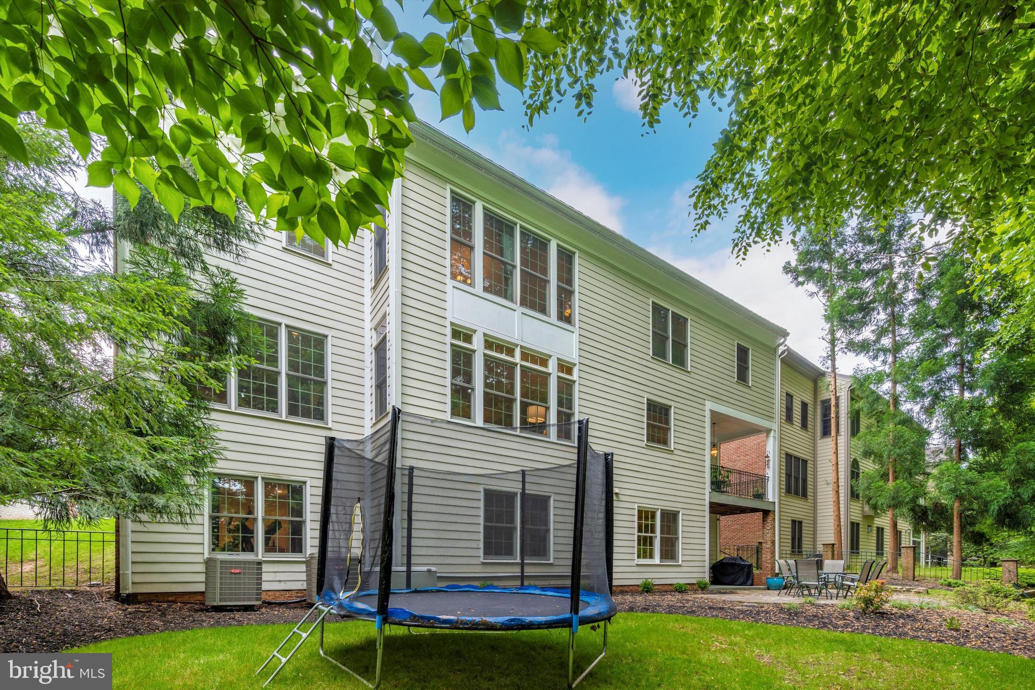 RIVER FALLS - Residential