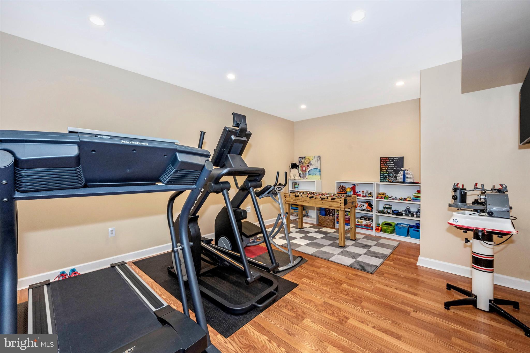 RIVER FALLS - Residential