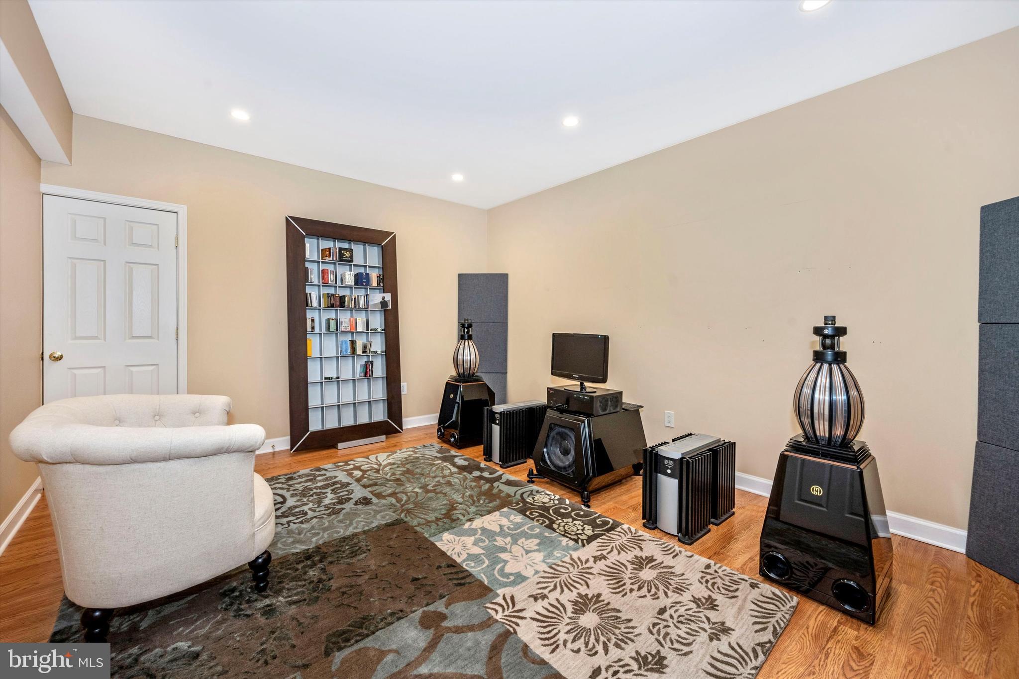 RIVER FALLS - Residential