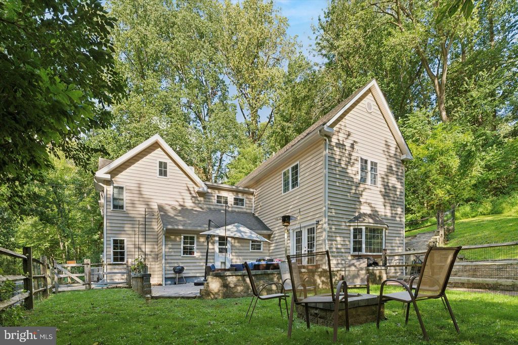 Photo of 448 W Locust Lane, KENNETT SQUARE, PA 19348 (MLS # PACT2107298)