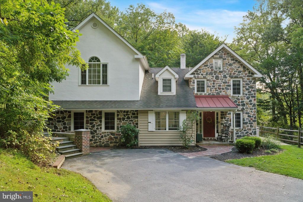 Photo of 448 W Locust Lane, KENNETT SQUARE, PA 19348 (MLS # PACT2107298)