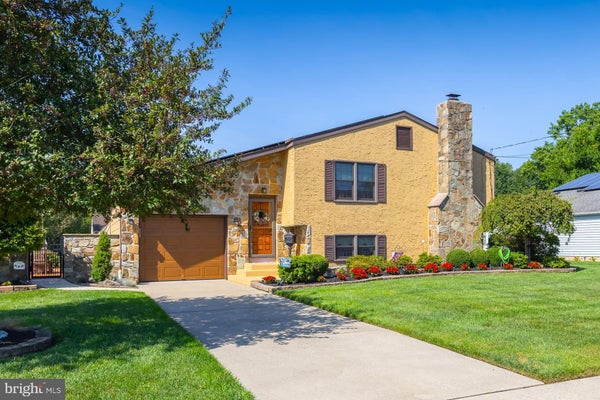 329 CARSON AVE, GIBBSTOWN, NJ 08027 - Image 060c5f15acdb1f4bc87b202bb6f9bad3/2910894148