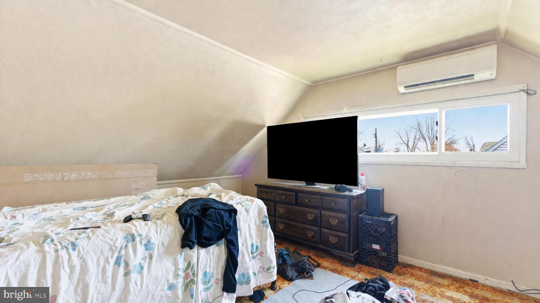 INDIAN CREEK - Residential