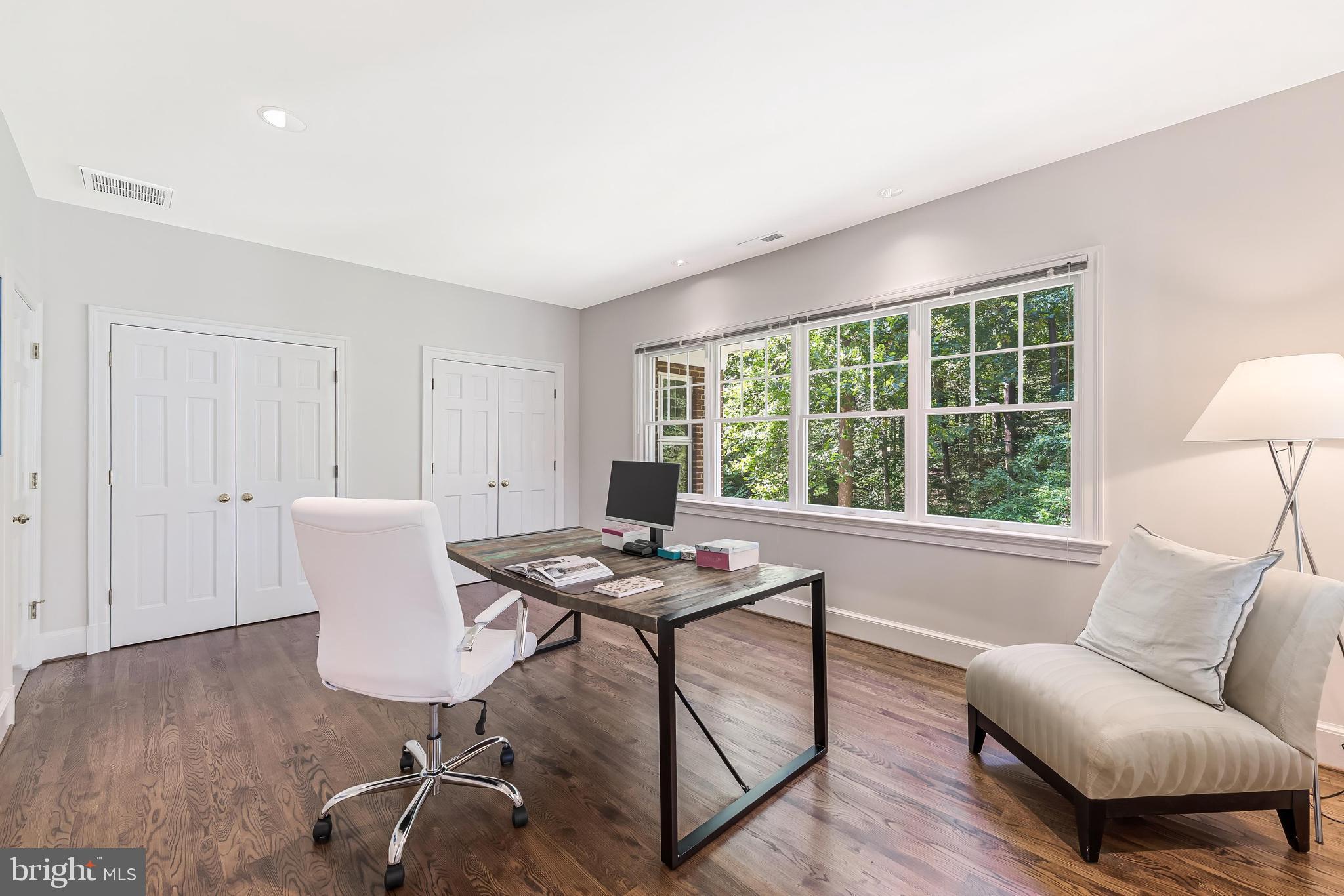 FALCON RIDGE - Residential