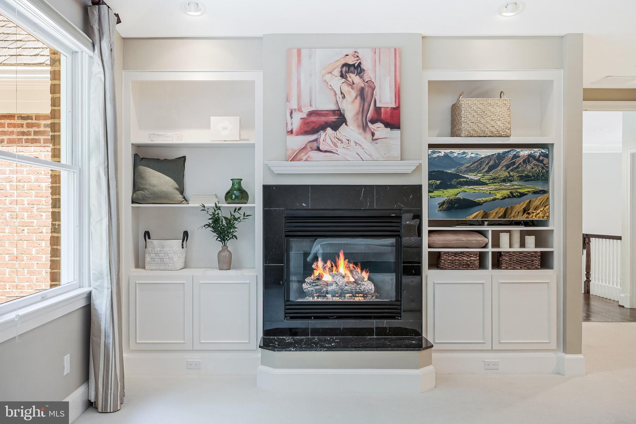 FALCON RIDGE - Residential