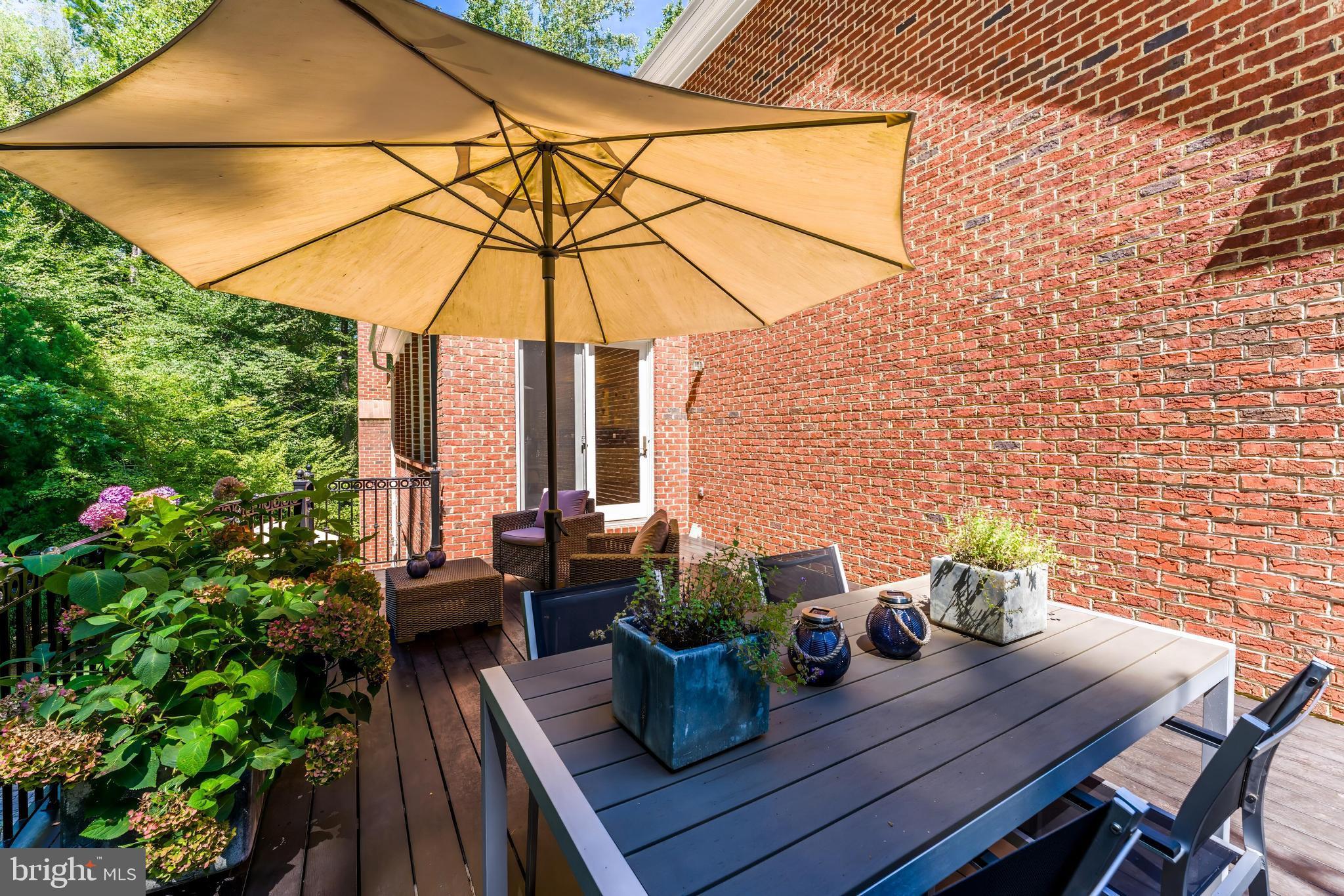 FALCON RIDGE - Residential