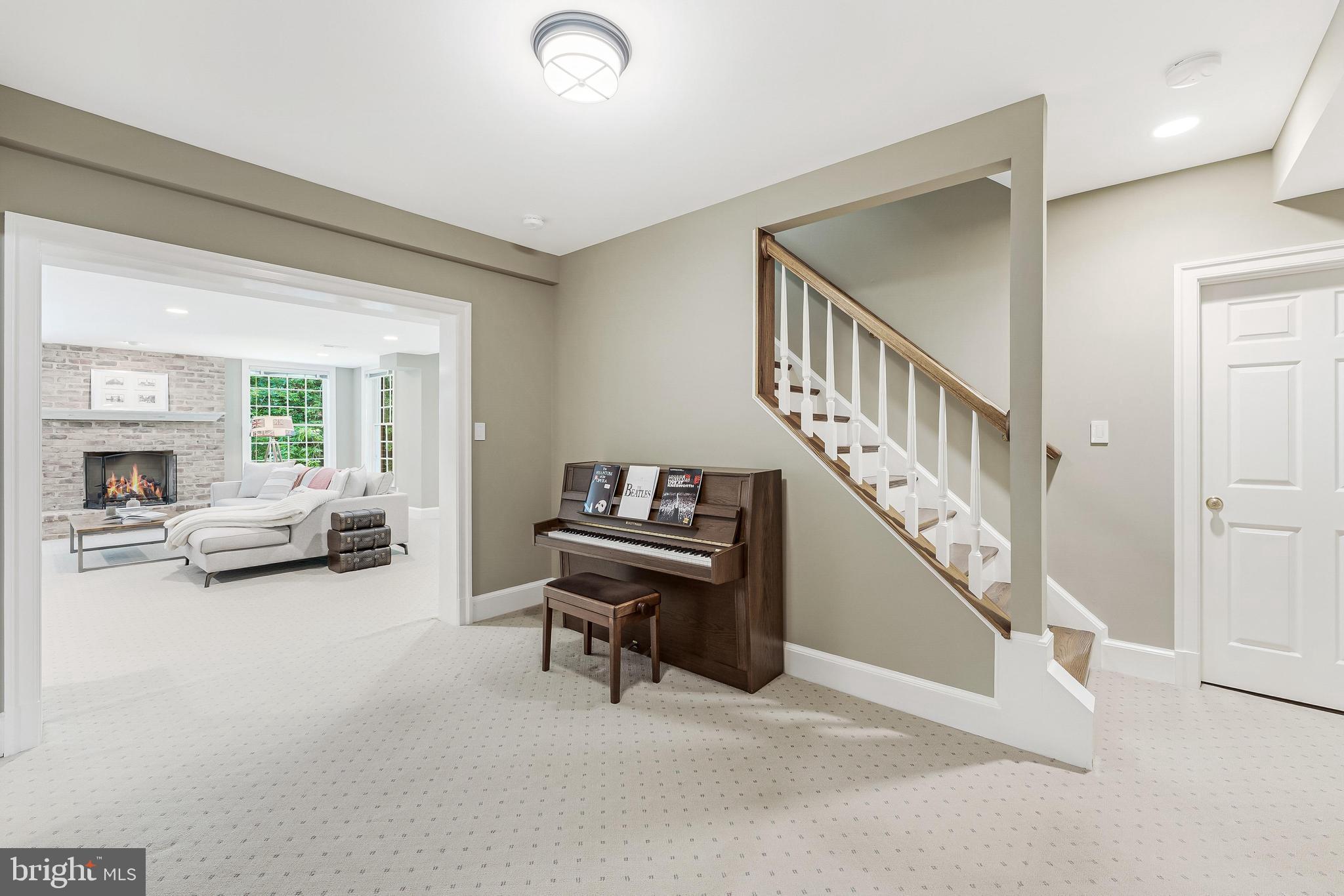 FALCON RIDGE - Residential