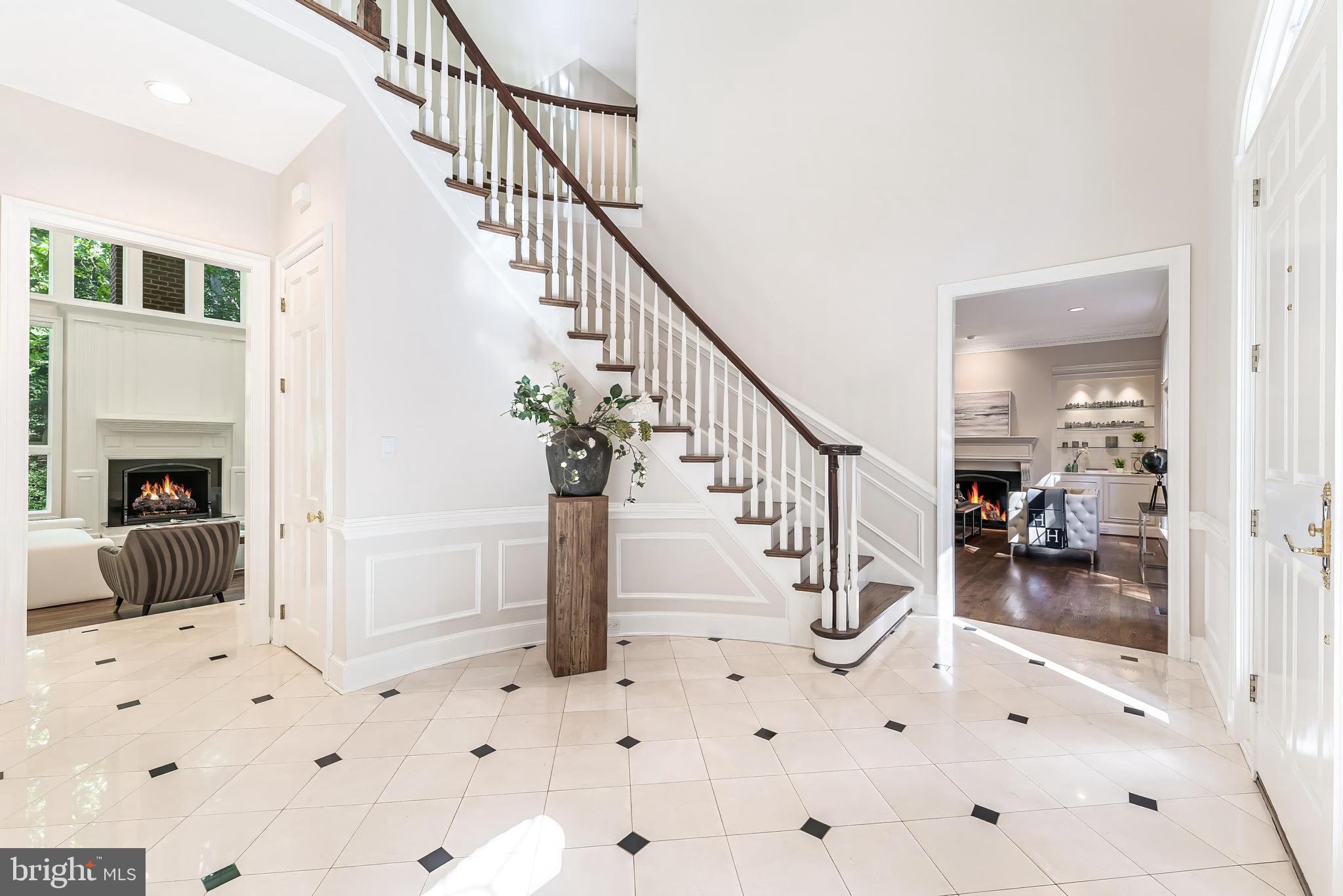 FALCON RIDGE - Residential