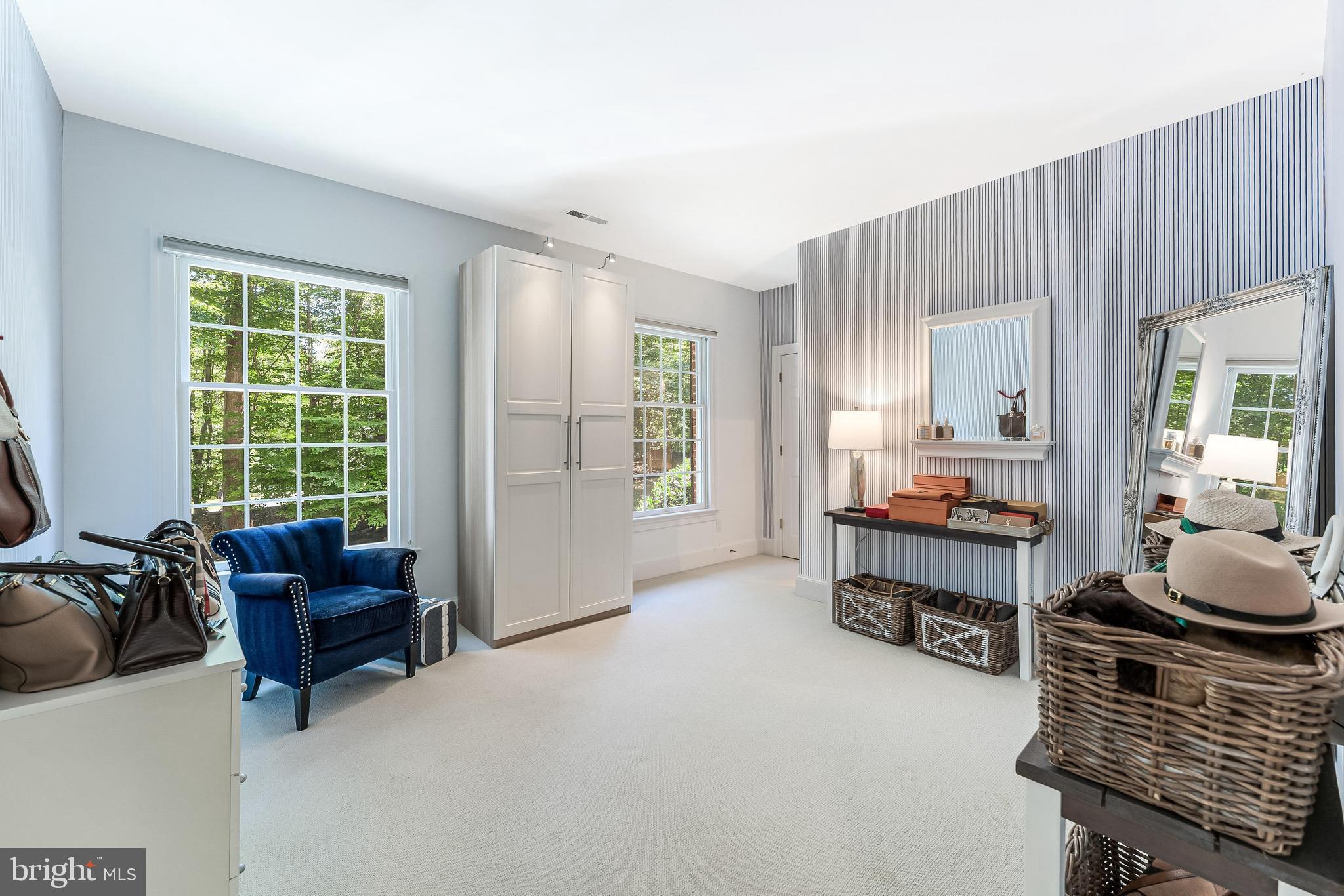 FALCON RIDGE - Residential