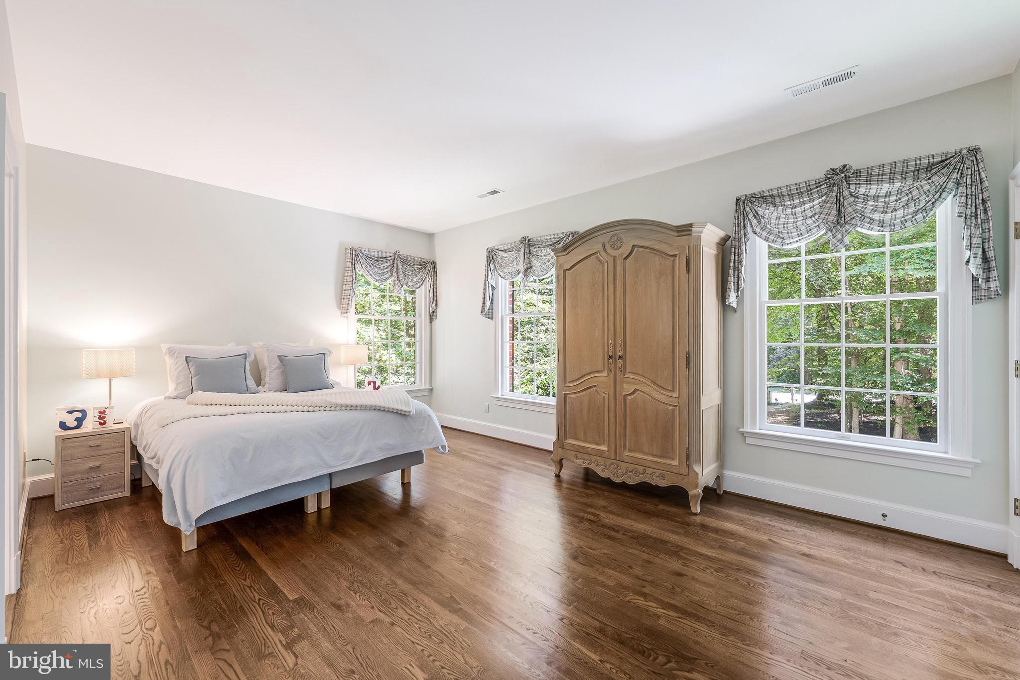 FALCON RIDGE - Residential