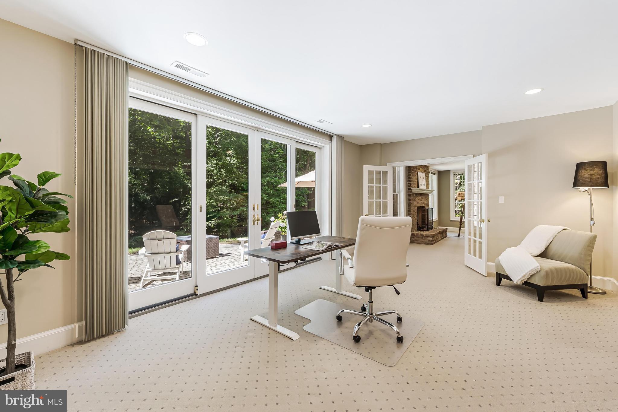 FALCON RIDGE - Residential