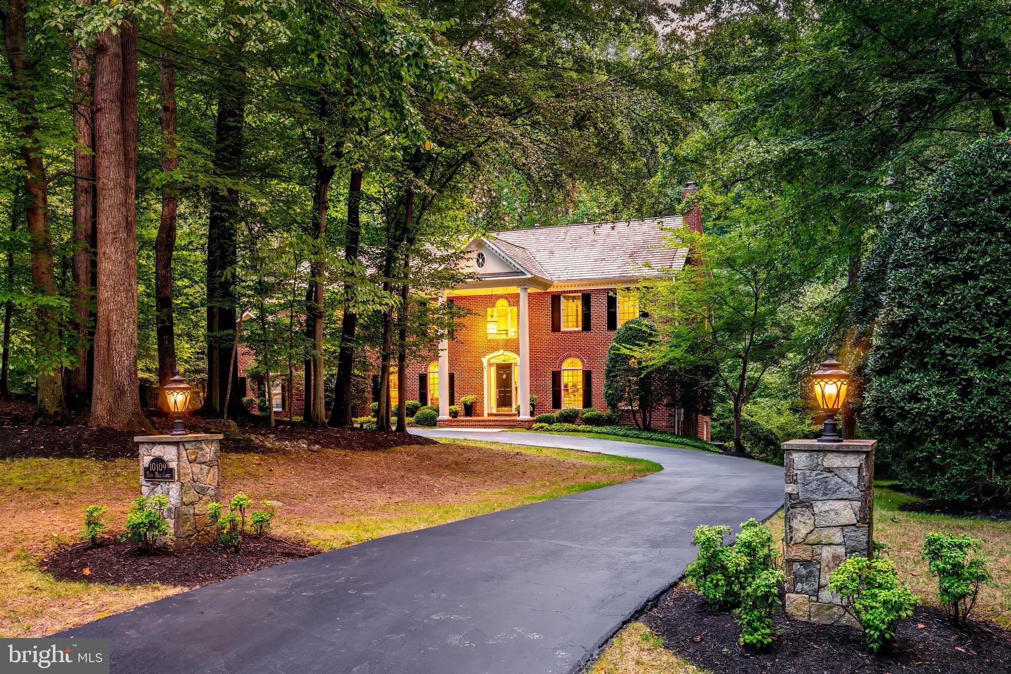 FALCON RIDGE - Residential