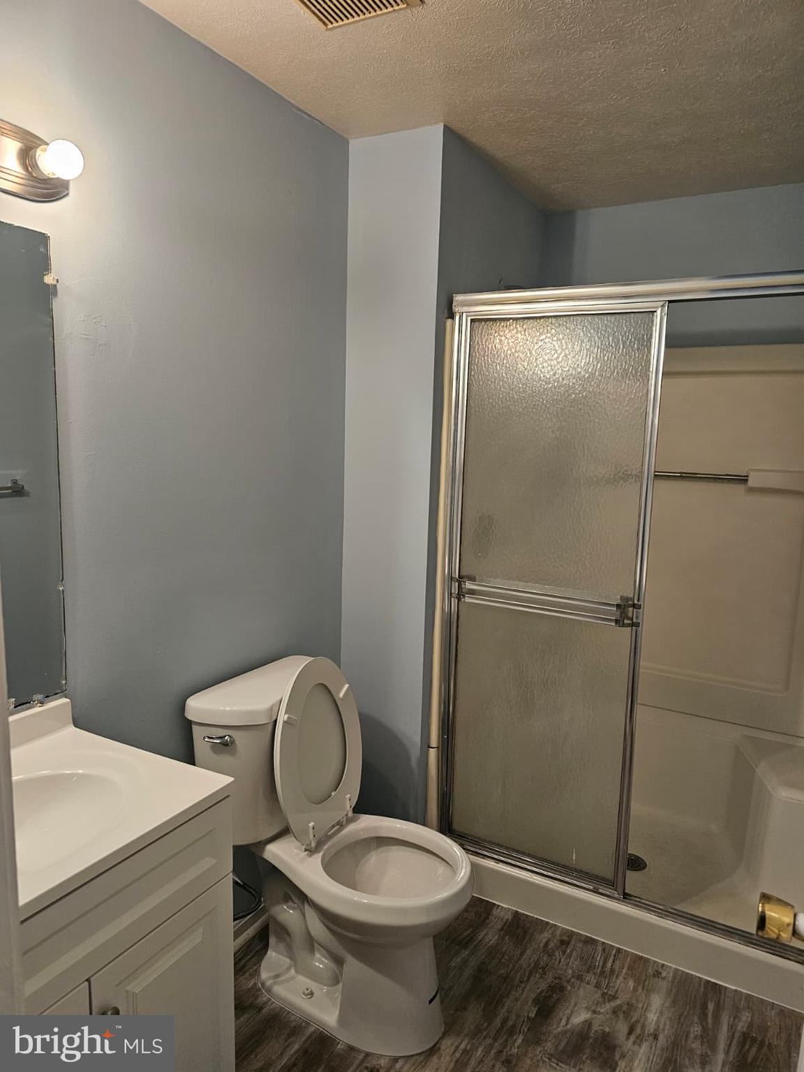 ROYAL PLAZA - Residential Lease