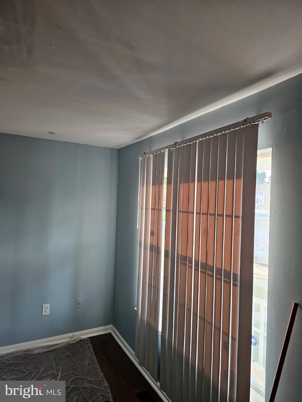 ROYAL PLAZA - Residential Lease