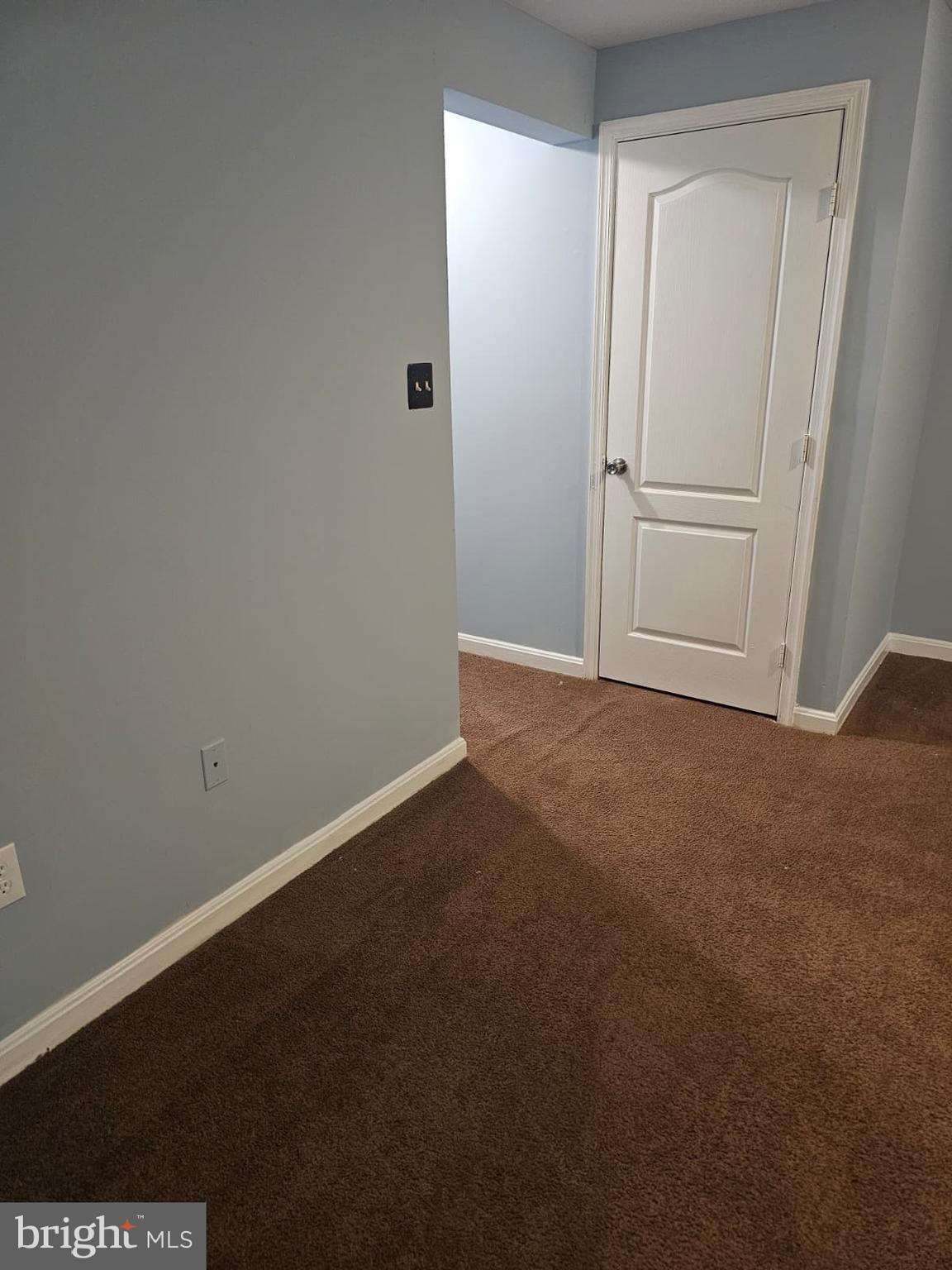 ROYAL PLAZA - Residential Lease