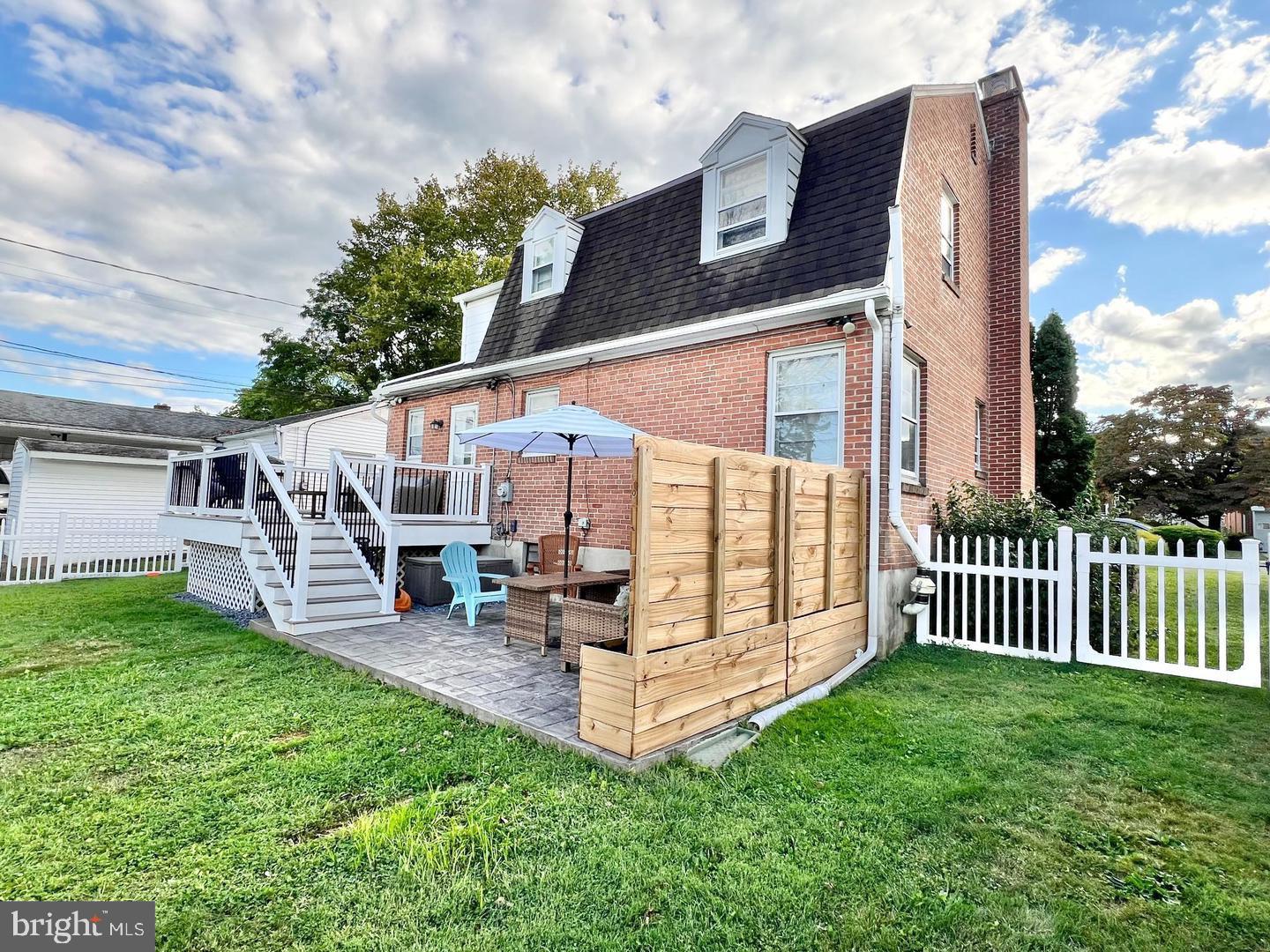 LINCOLN PARK - Residential Lease