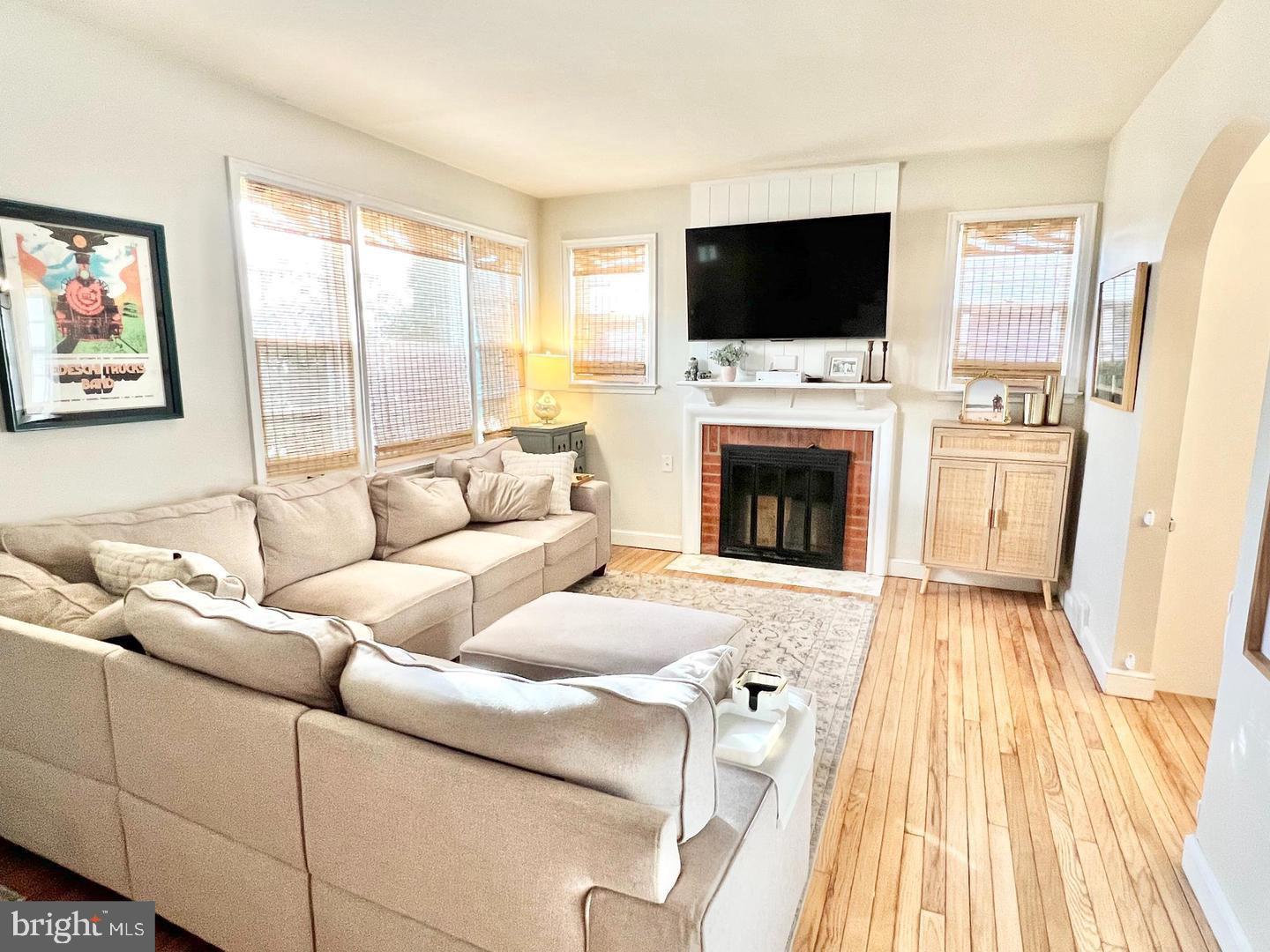 LINCOLN PARK - Residential Lease