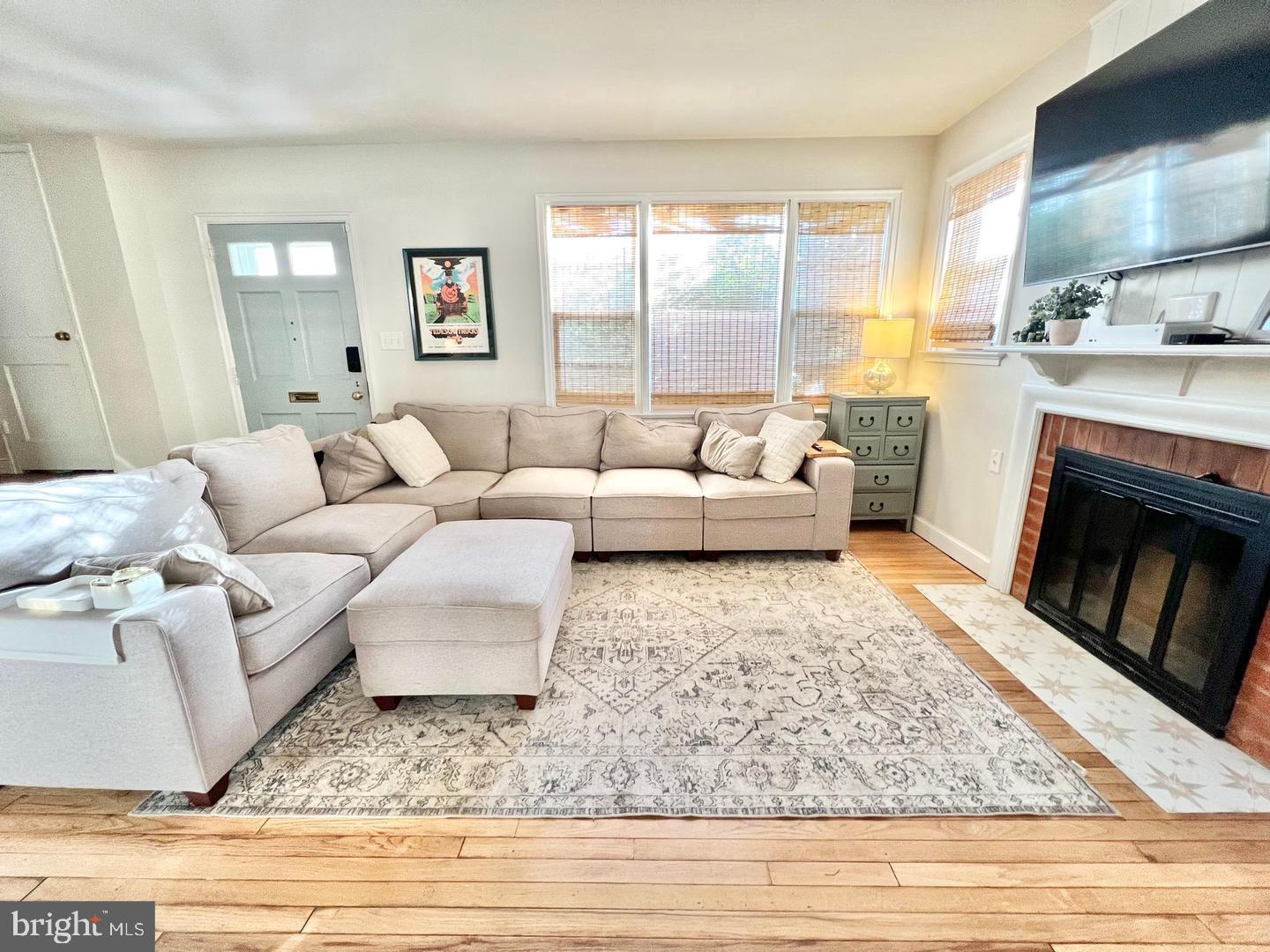 LINCOLN PARK - Residential Lease