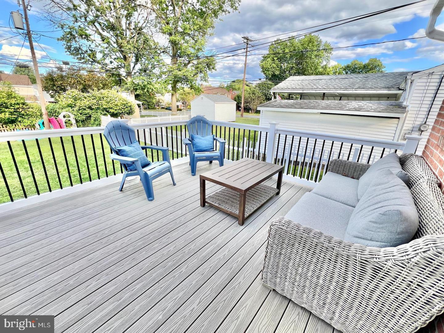 LINCOLN PARK - Residential Lease