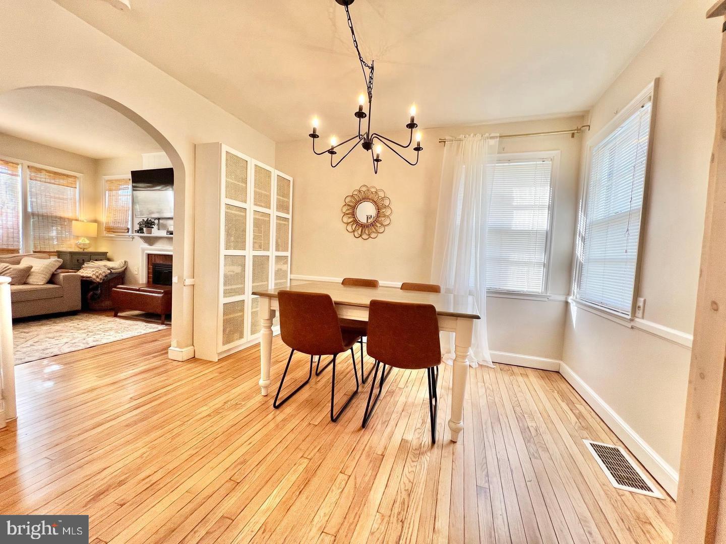 LINCOLN PARK - Residential Lease