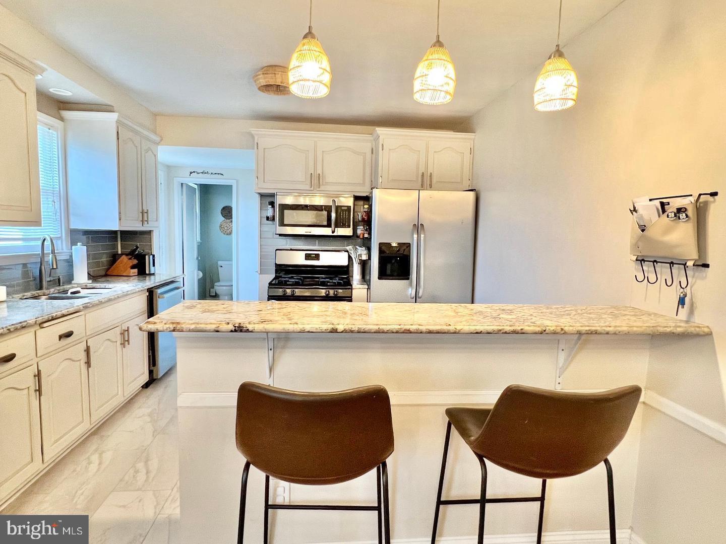 LINCOLN PARK - Residential Lease