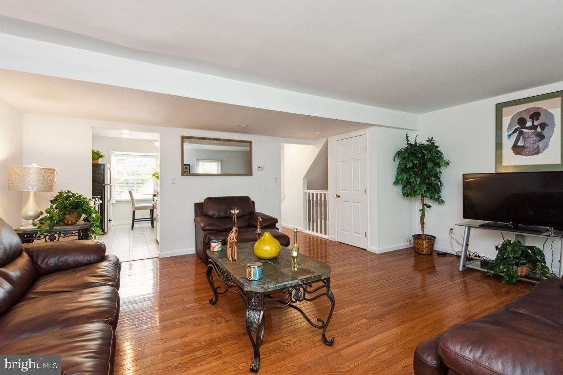 CROFTON SQUARE - Residential