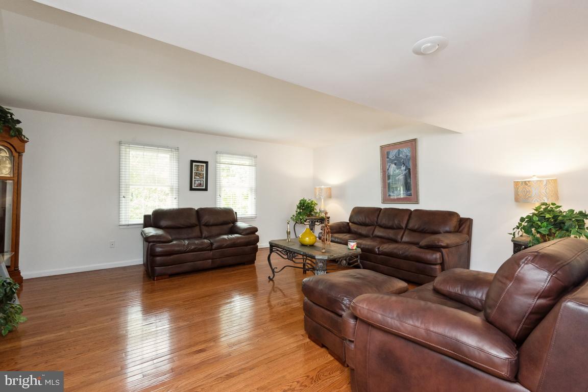 CROFTON SQUARE - Residential