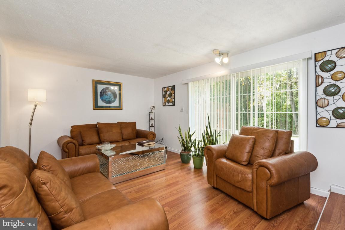 CROFTON SQUARE - Residential