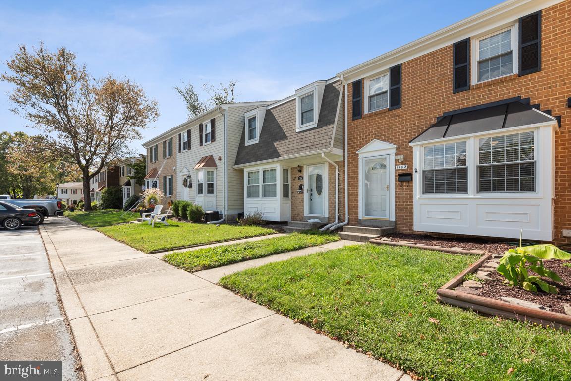 CROFTON SQUARE - Residential