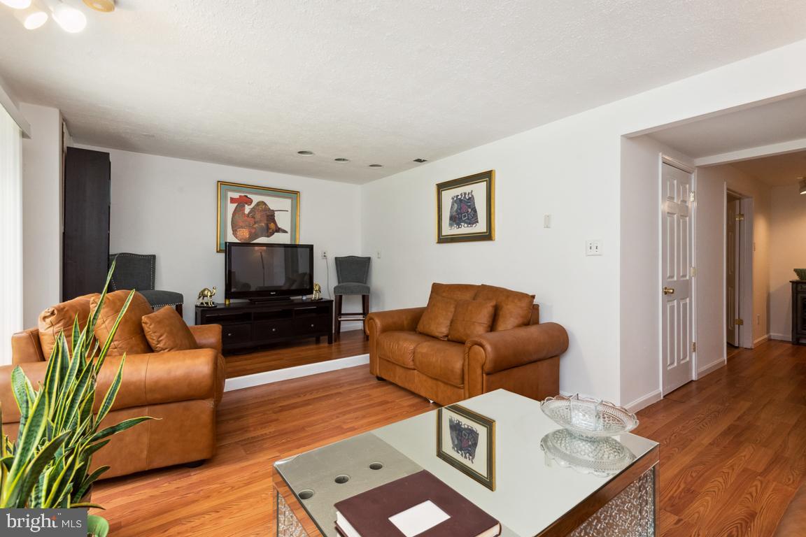 CROFTON SQUARE - Residential