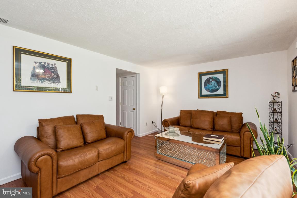 CROFTON SQUARE - Residential