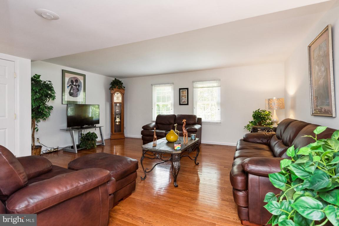 CROFTON SQUARE - Residential