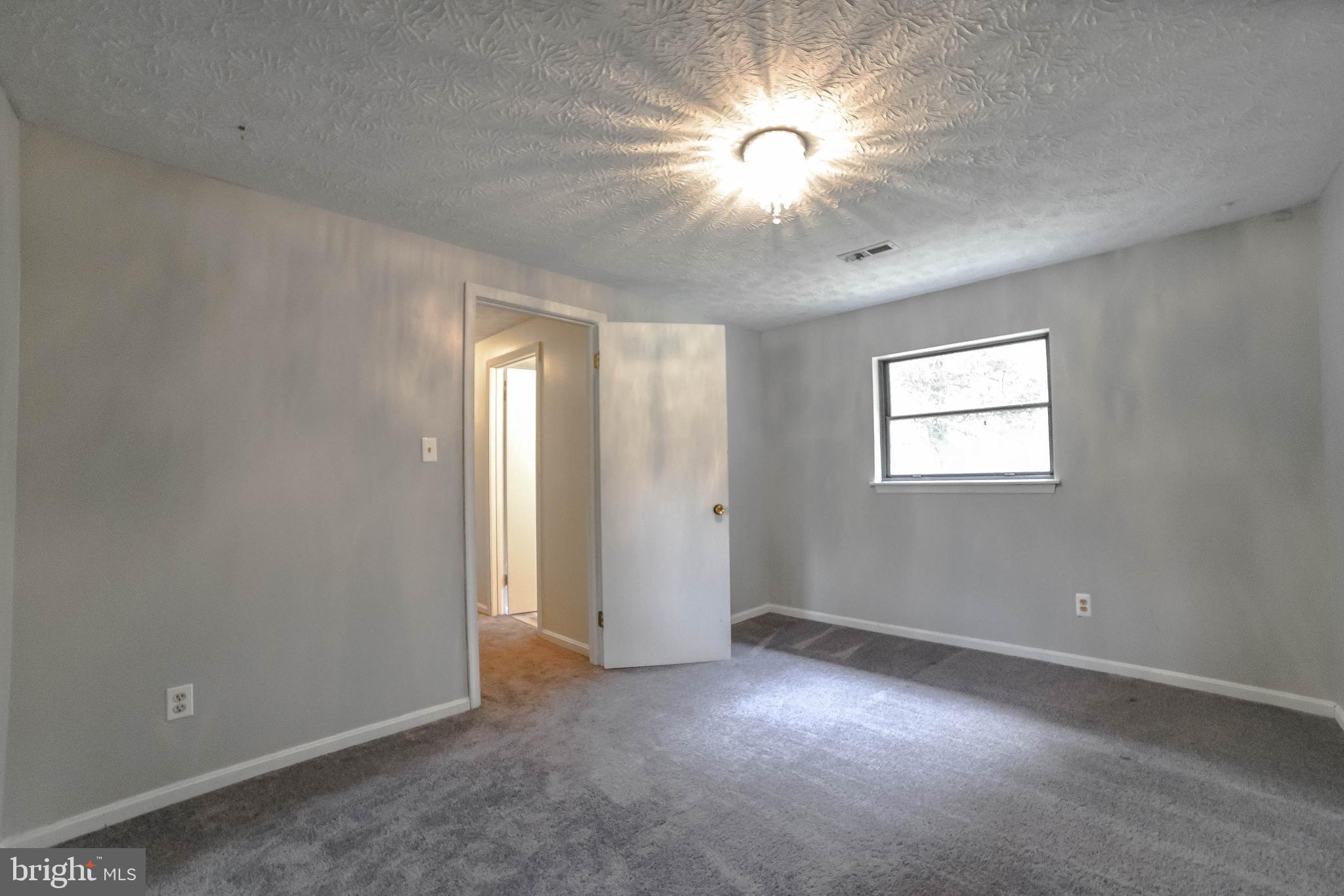 WOODLAND - Residential Lease