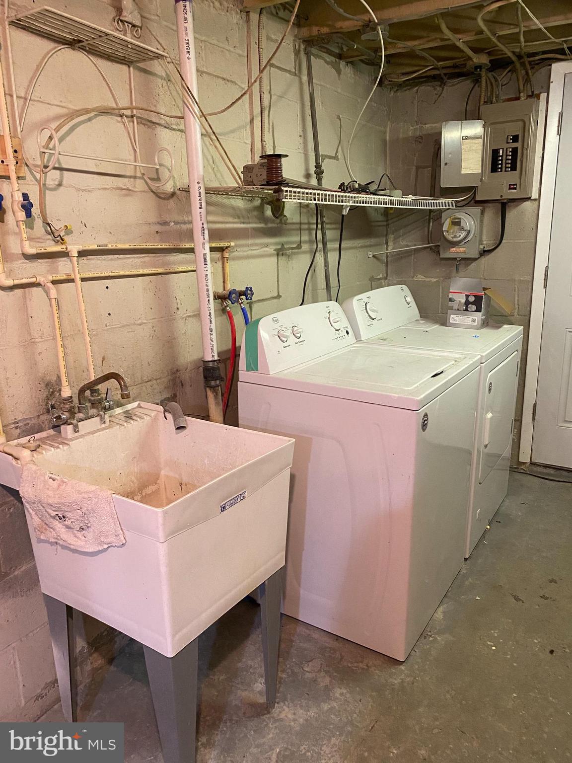 MORELL PARK - Residential Lease