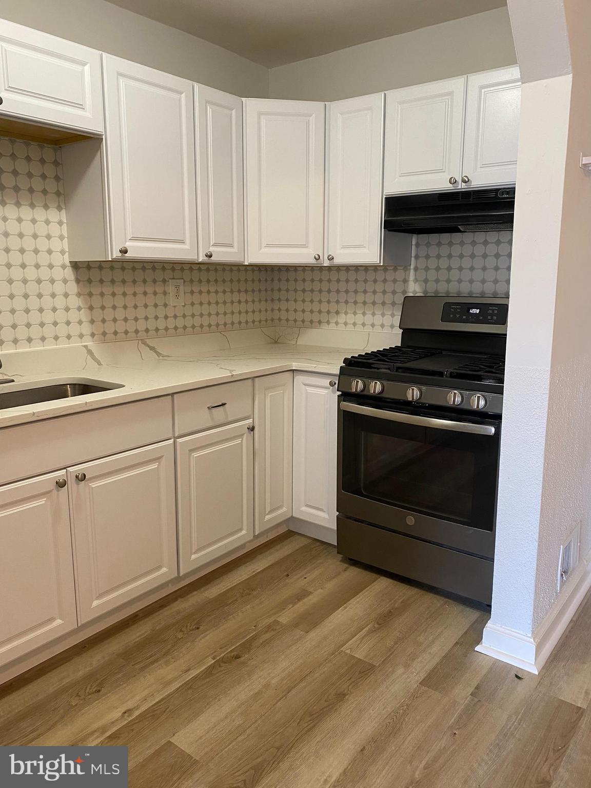 MORELL PARK - Residential Lease