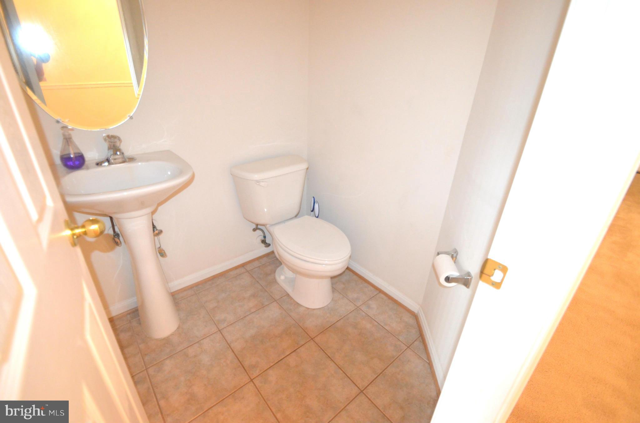 ALBEMARLE SQUARE - Residential Lease