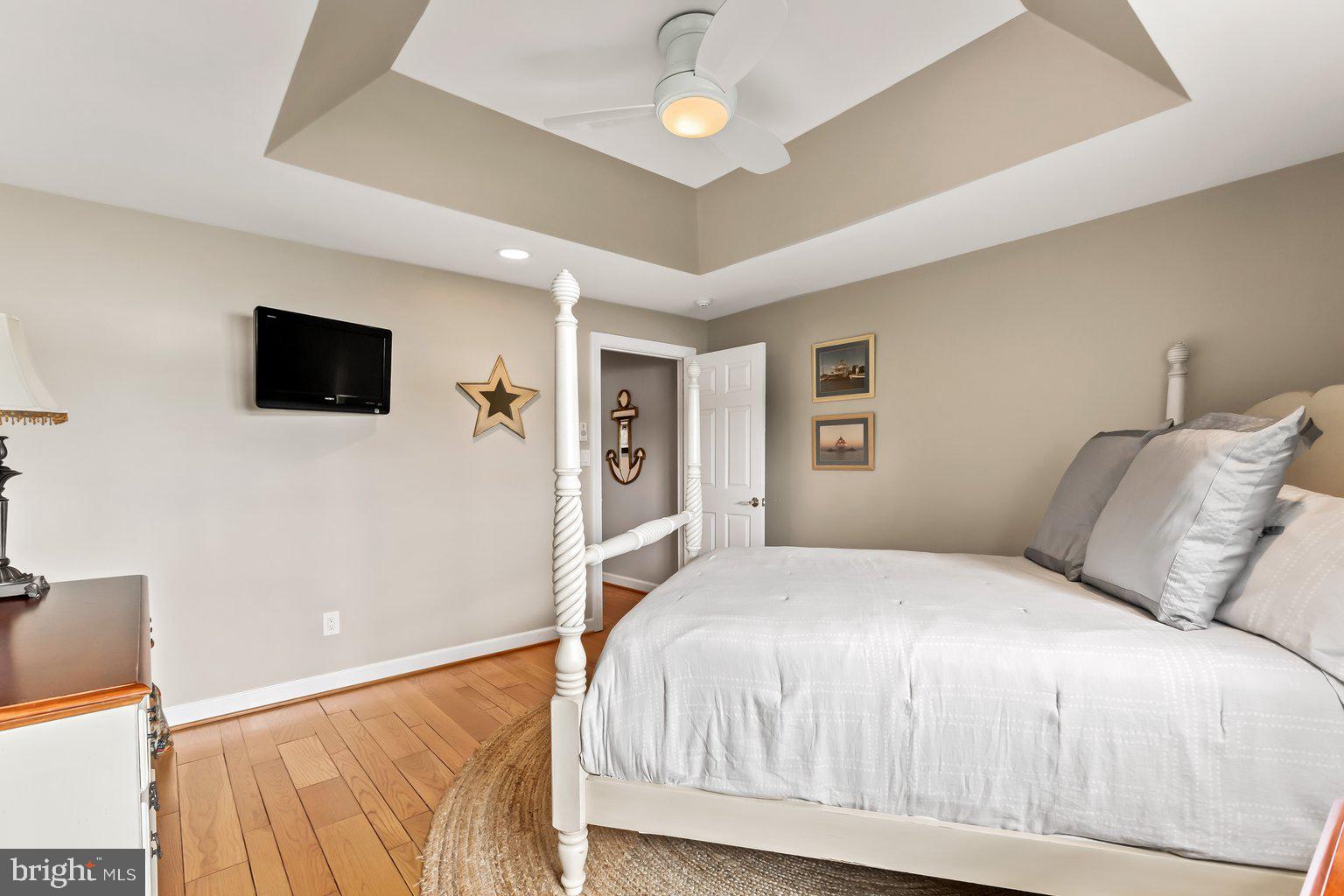 LONG POINT ON THE SEVERN - Residential