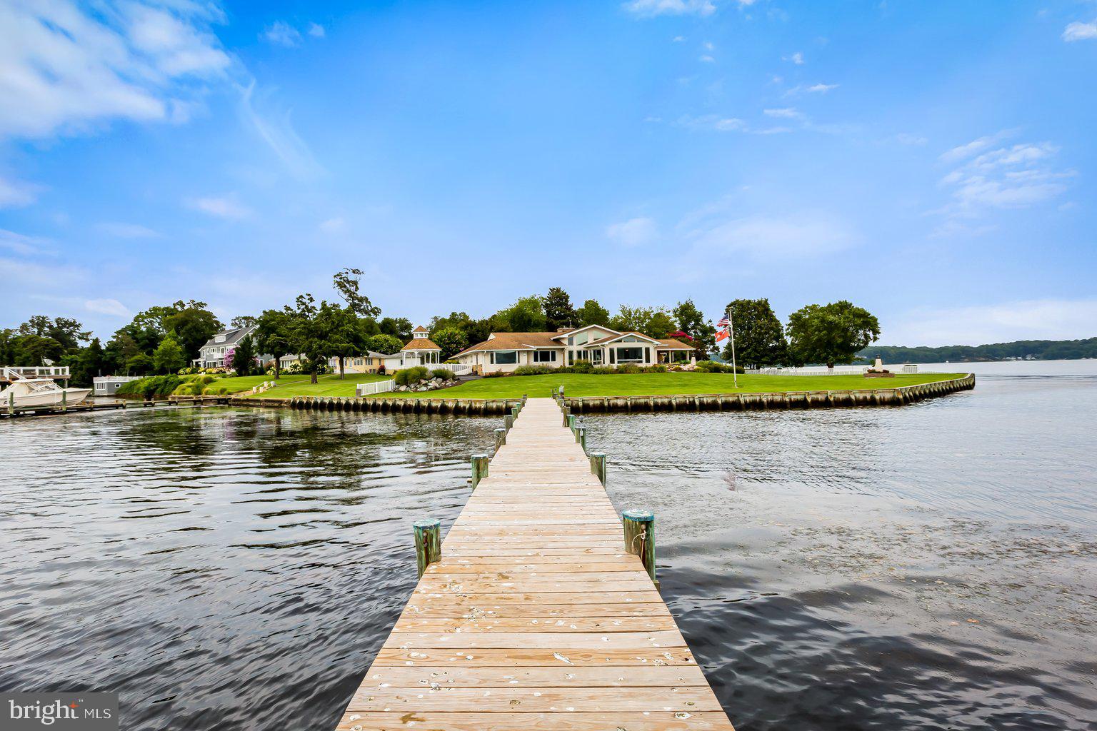 LONG POINT ON THE SEVERN - Residential