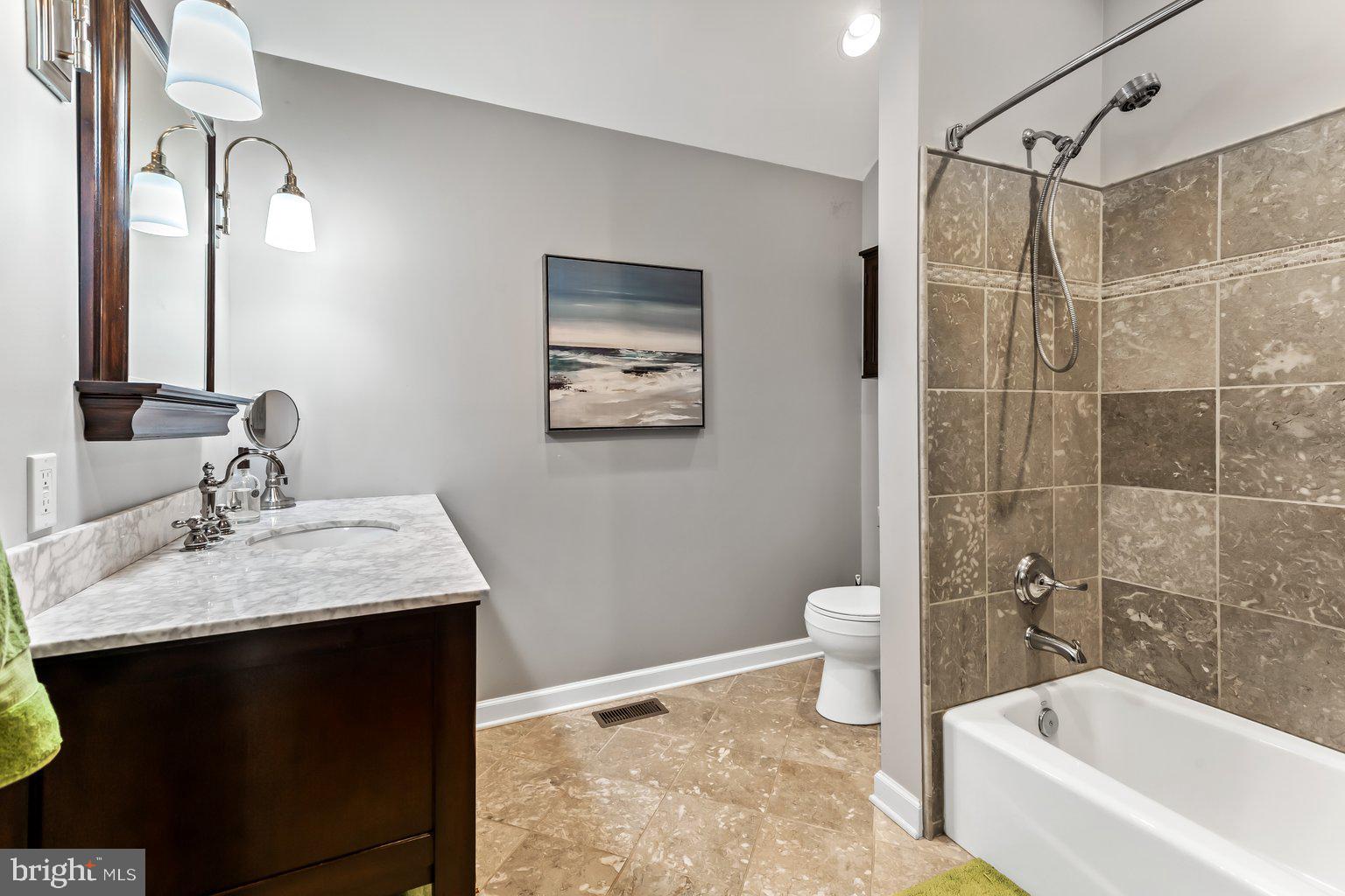 LONG POINT ON THE SEVERN - Residential