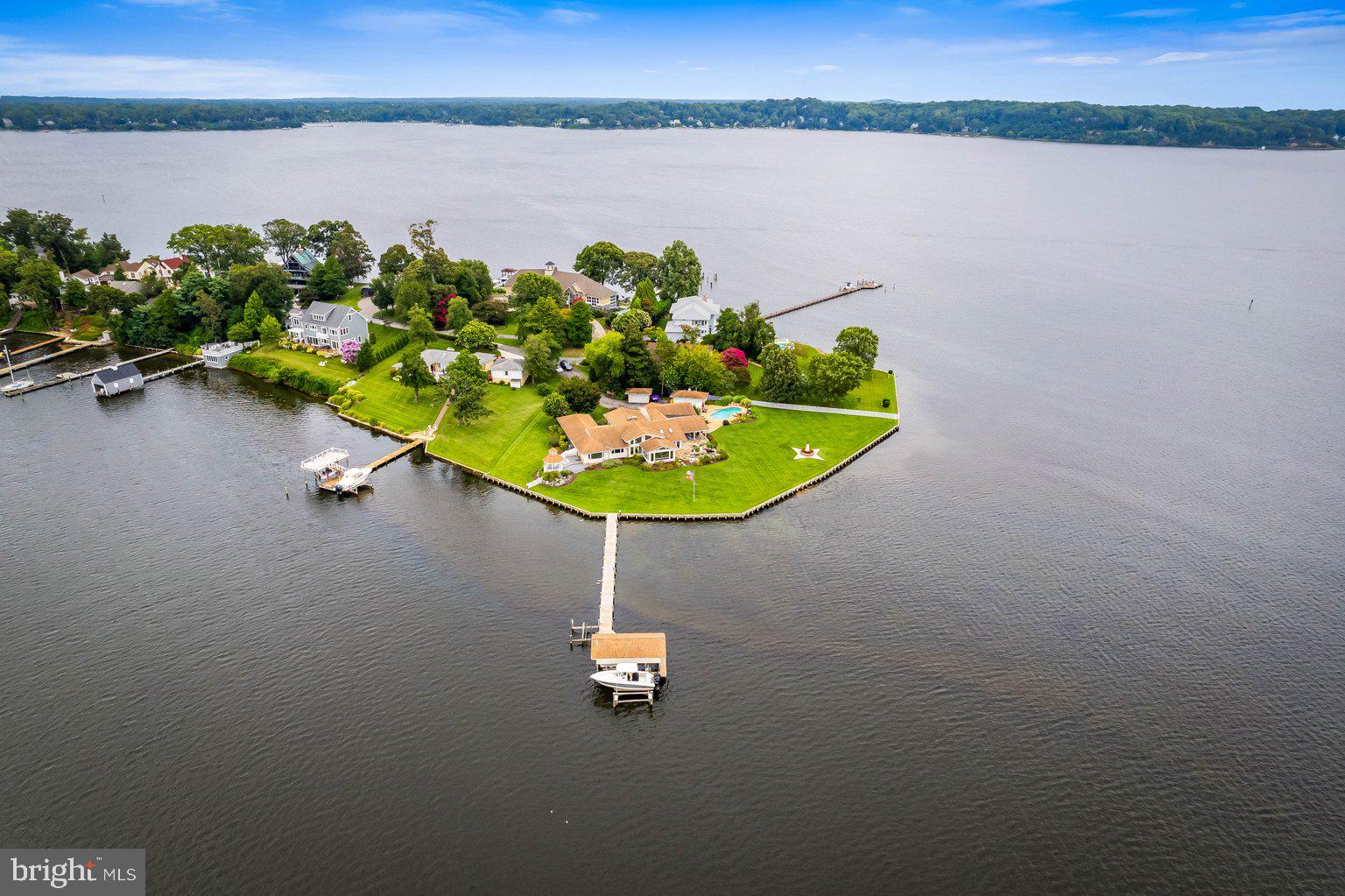 LONG POINT ON THE SEVERN - Residential