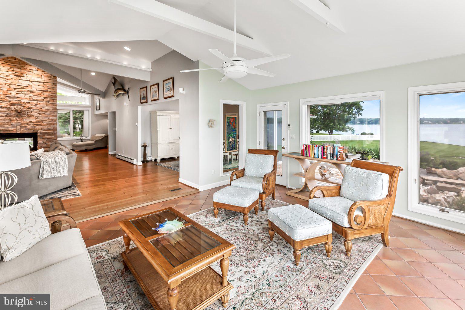 LONG POINT ON THE SEVERN - Residential