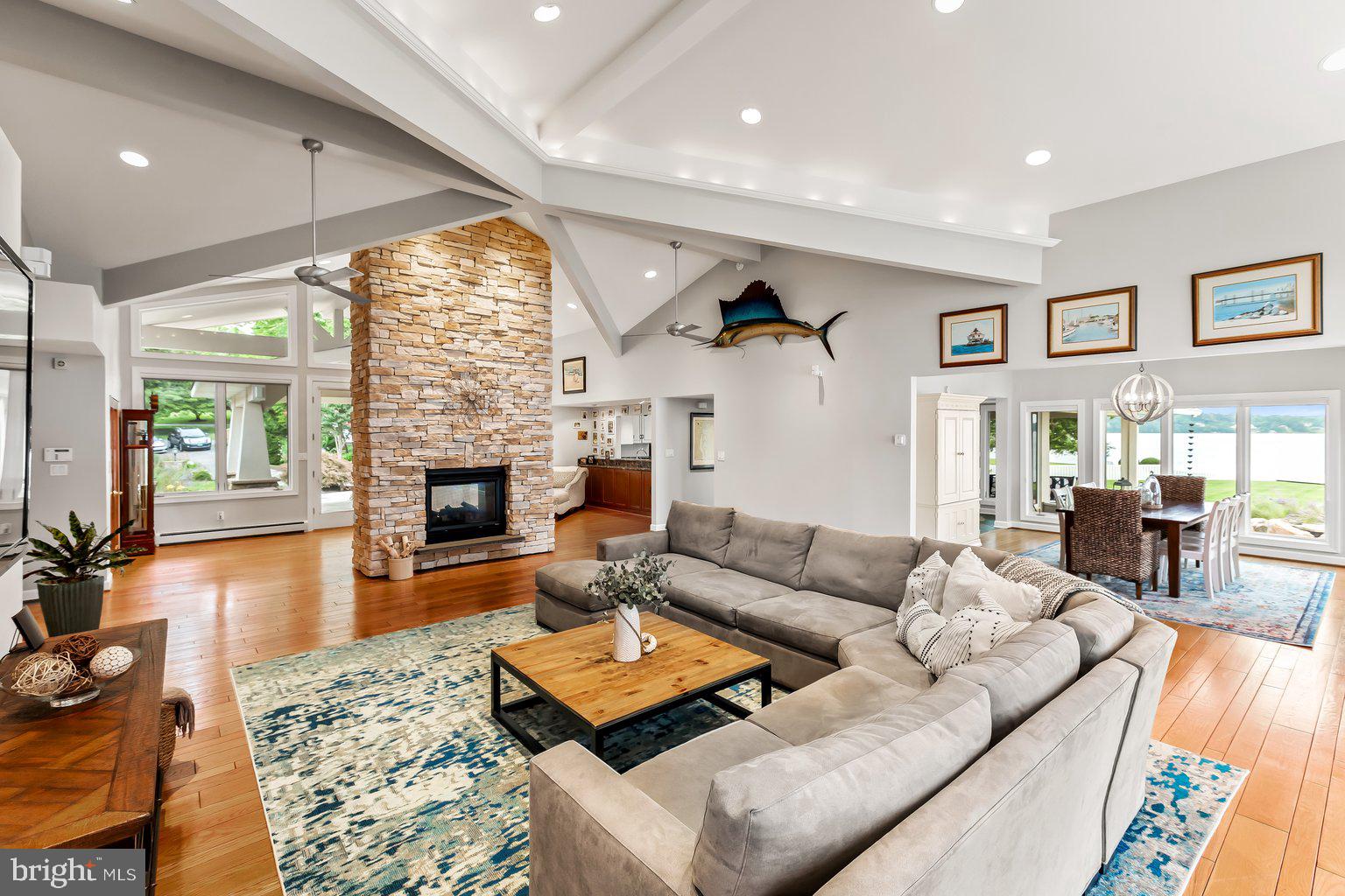 LONG POINT ON THE SEVERN - Residential